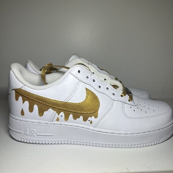 NIB Custom Nike Men’s 9.5 White Air Force 1 07 Gold Paint Drip Swoosh & Laces - Picture 3 of 12